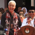 kemeja-putih-yang-dipakai-mahfud-md-mendaftar-di-kpu-sudah-disiapkan-5-tahun-lalu