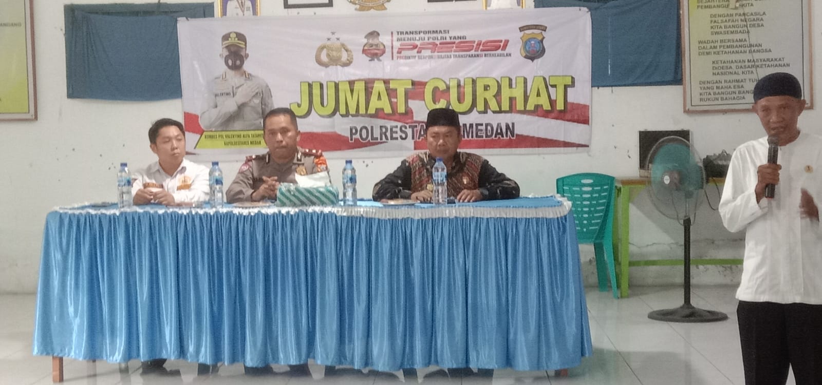 polrestabes-medan-gelar-jumat-curhat-dengan-warga-di-desa-cinta-rakya