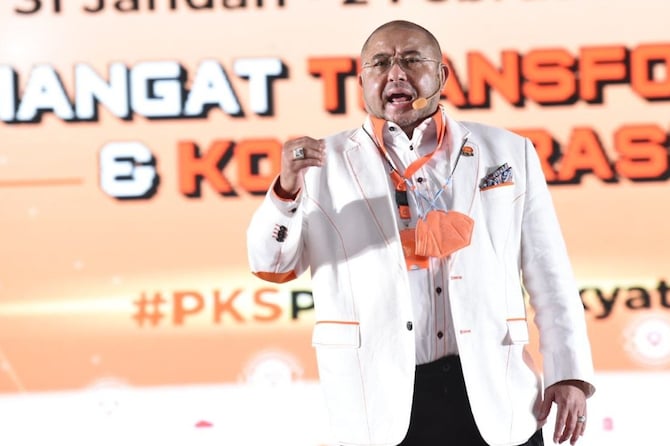 dukung-gibran-jadi-cawapres-prabowo,-sekjen-pks:-makin-asyik