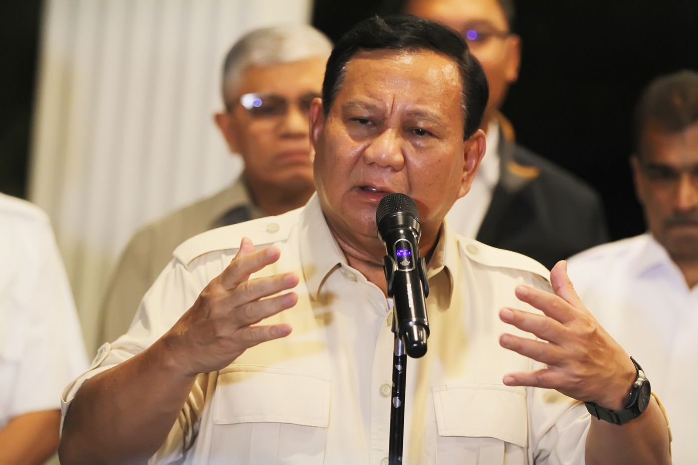 gibran-mencuat-jadi-cawapres-usai-dapat-restu-golkar,-prabowo-dilema