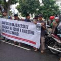 polrestabes-medan-kawal-aksi-demo-massa-bela-palestina-di-konsulat-amerika-serikat