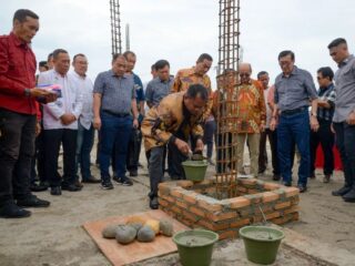 dihadiri-menkumham-ri,-bupati-letakan-batu-pertama-penambahan-pembangunan-vihara-tertua-di-sergai