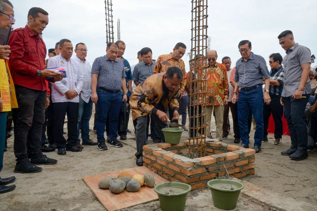 dihadiri-menkumham-ri,-bupati-letakan-batu-pertama-penambahan-pembangunan-vihara-tertua-di-sergai