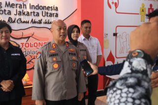 Kapolres Kepulauan Seribu Pimpin Kegiatan Donor Darah dalam Rangka HUT Ke-72 Humas Polri Tahun 2023.