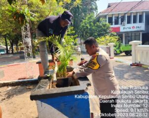 Polsek Kepulauan Seribu Utara dan Pemkab Kep Seribu Gencar Tanam Pohon untuk Kurangi Polusi Udara
