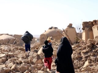 pembatasan-hak-tempatkan-perempuan-dan-anak-perempuan-afghanistan-dalam-kondisi-“mematikan”-pasca-gempa