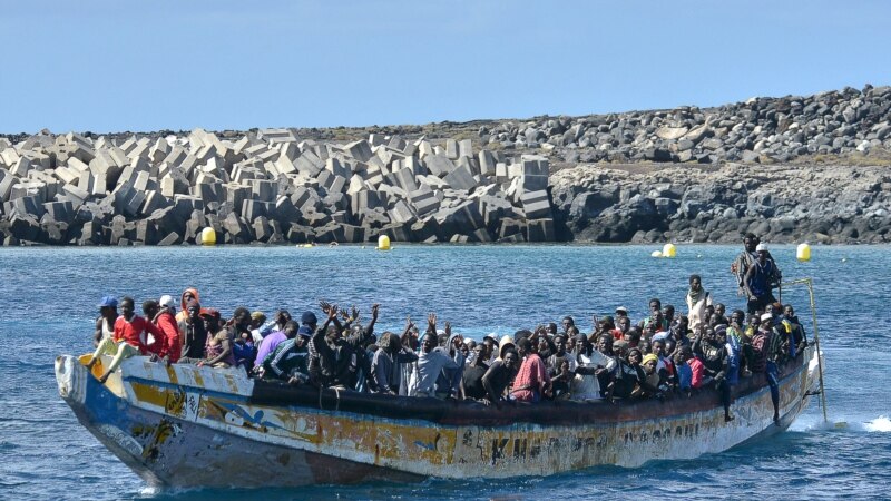 banyak-migran-afrika-tiba-di-kepulauan-canary,-spanyol