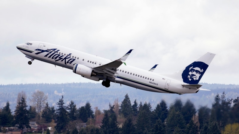 penerbangan-alaska-airlines-dialihkan-setelah-pilot-coba-matikan-mesin-saat-terbang