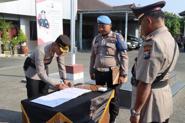 Polres Pamekasan Gelar Serjijab Beberapa PJU dan Kapolsek Jajaran