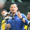 antar-prabowo-gibran-mendaftar-ke-kpu,-ahy:-kami-dukung,-targetnya-menang-mutlak-di-pilpres-2024