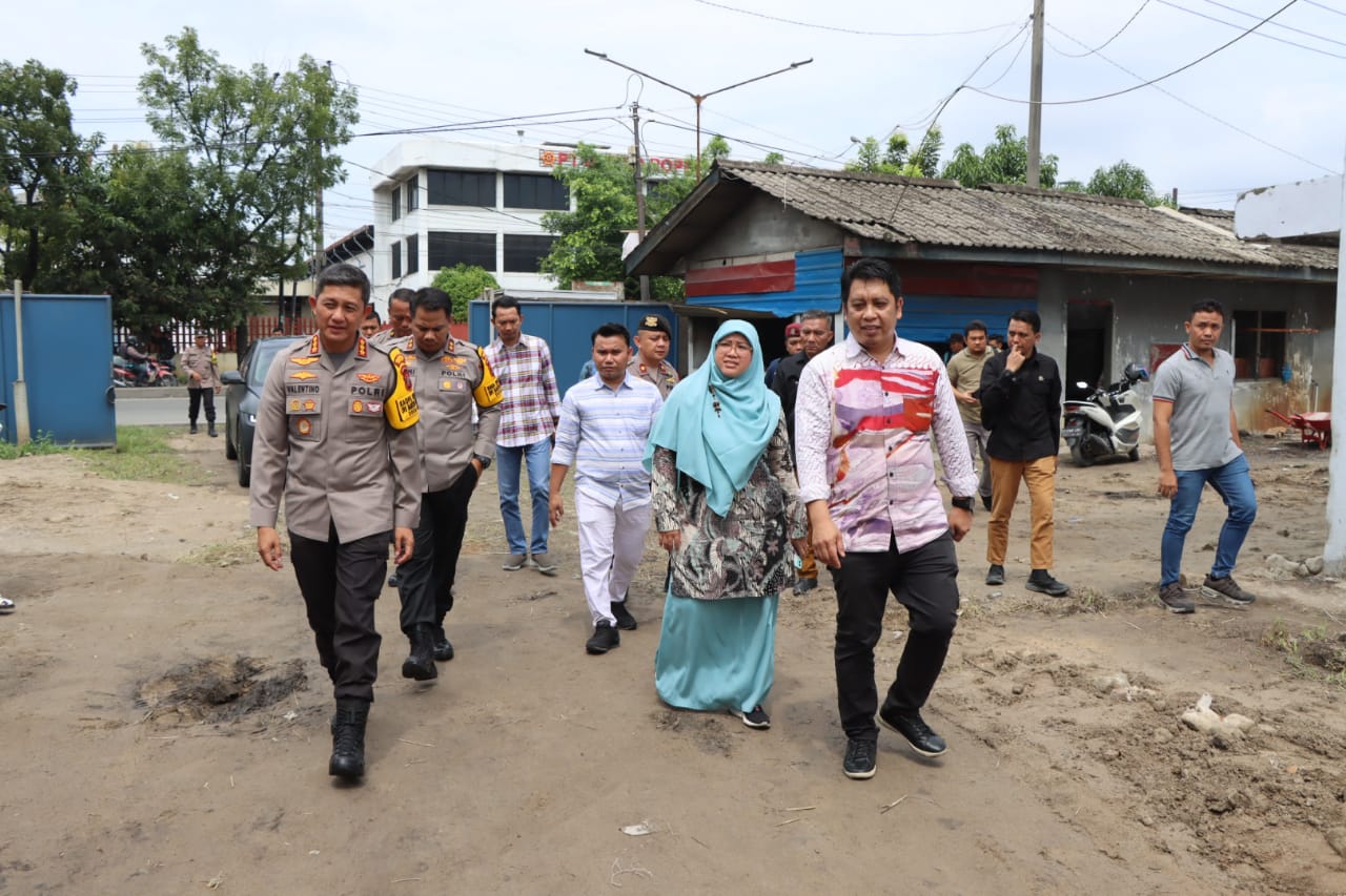 kapolrestabes-medan-cek-gudang-logistik-kpu-dan-bawaslu-di-jalan-kl-yos-sudarso