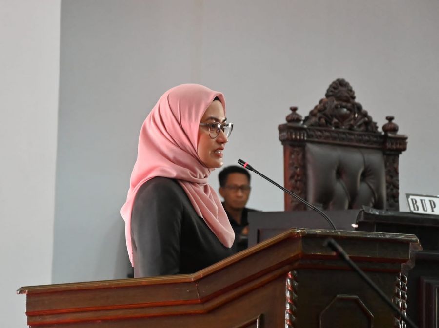 bupati-luwu-utara-indah-putri-indriani-memberikan-tanggapan-terkait-4-ranperda-inisiatif-dprd