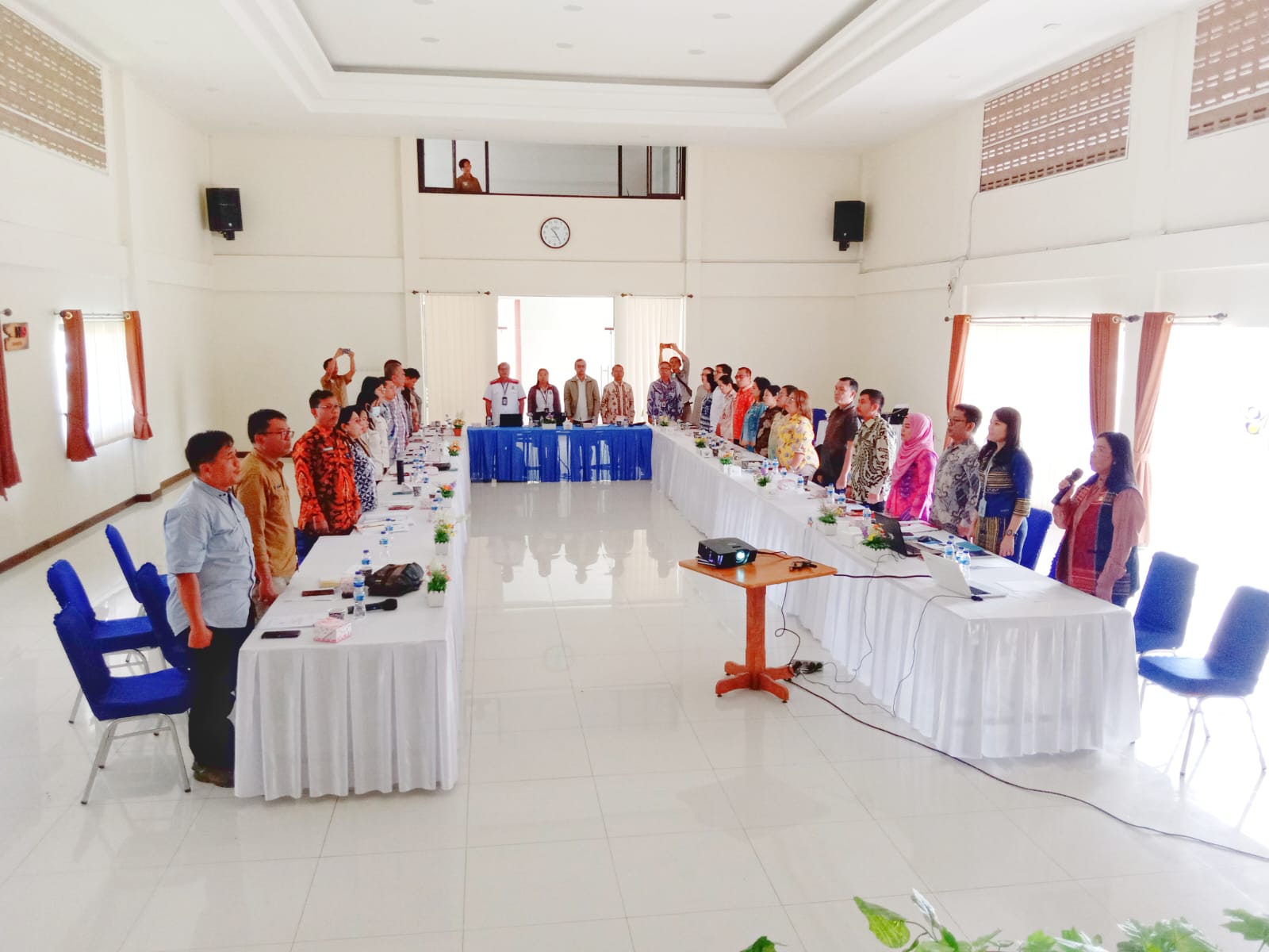 rapat-penanaman-modal,-pelayanan-terpadu-satu-pintu-dan-ketenagakerjaan-kabupaten-toba. 