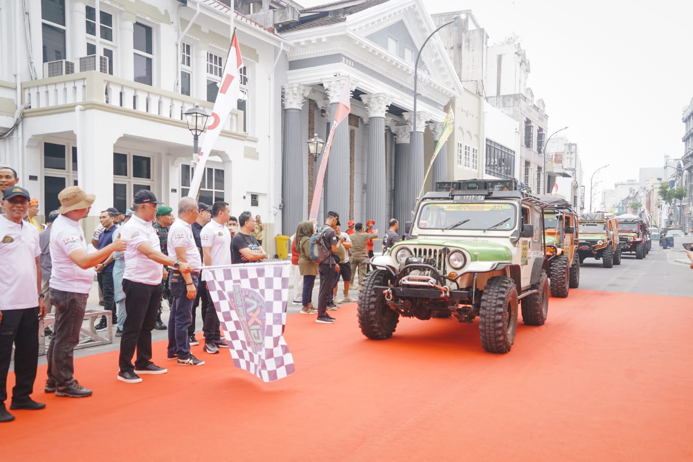 diikuti-ratusan-offroader,-bobby-nasution-lepas-peserta-dan-ikut-jajal-jalur-gixa-2023