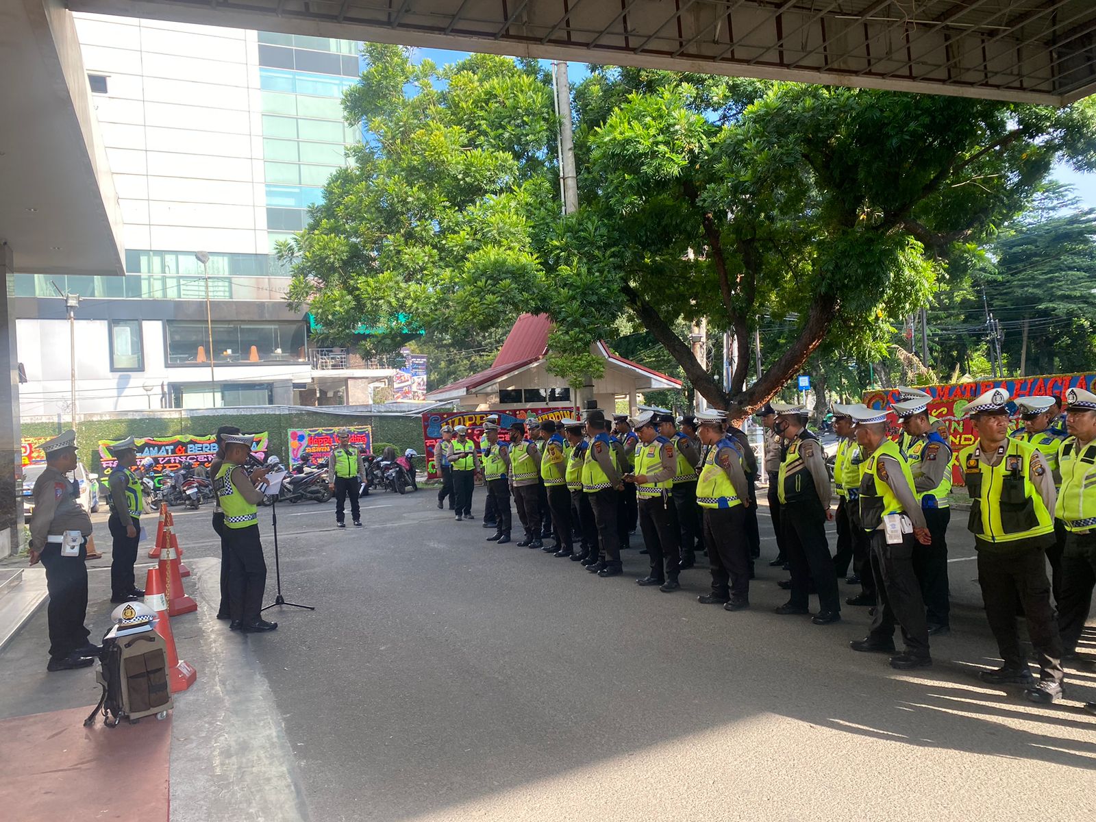 polrestabes-medan-gelar-pengamanan-kunjungan-ibu-negara-di-rumah-dinas-walikota