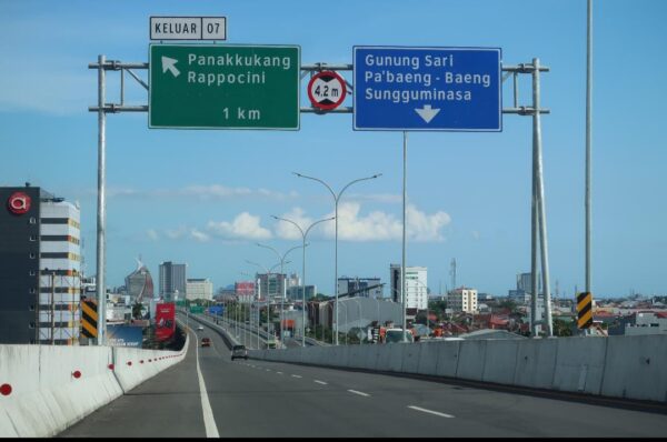 Pengguna Jalan Tol Makassar Berkesempatan Dapat Umroh Lewat Program Tol Vaganza