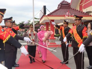 penyambutan-kapolresta-deli-serdang-baru,-giat-pisah-sambut-kapolresta-deli-serdang