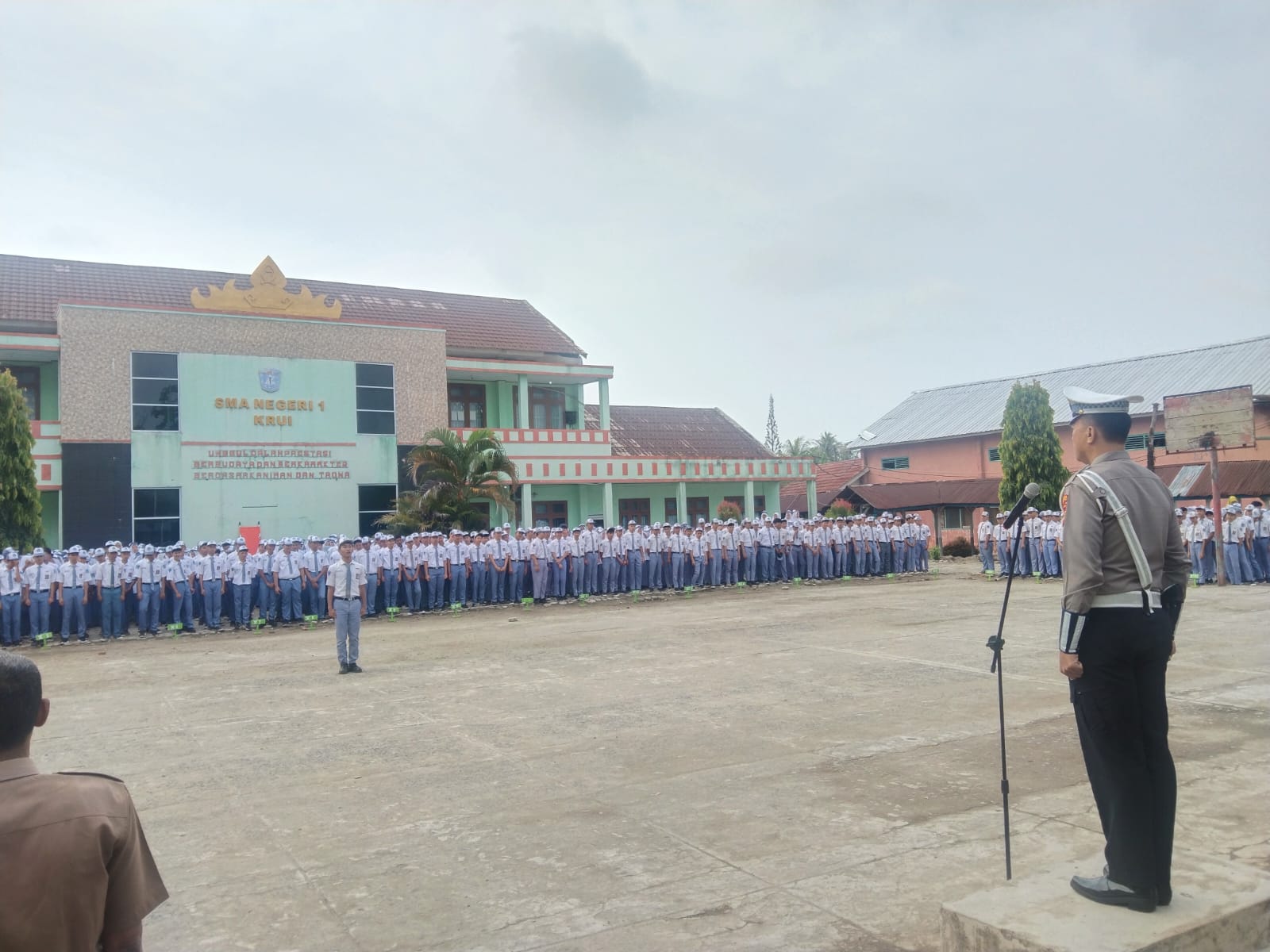 police-goes-to-school-di-sma-negeri-1-krui