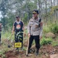 giat-penanaman-pohon-polri,-polsek-cicalengka-tanam-100-pohon-tanaman-keras-di-taman-kehati