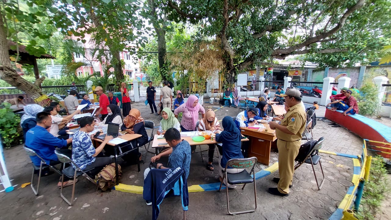 polres-kepulauan-seribu-dan-ptsp-gabung-berikan-pelayanan-terpadu-keliling-di-pulau-tidung