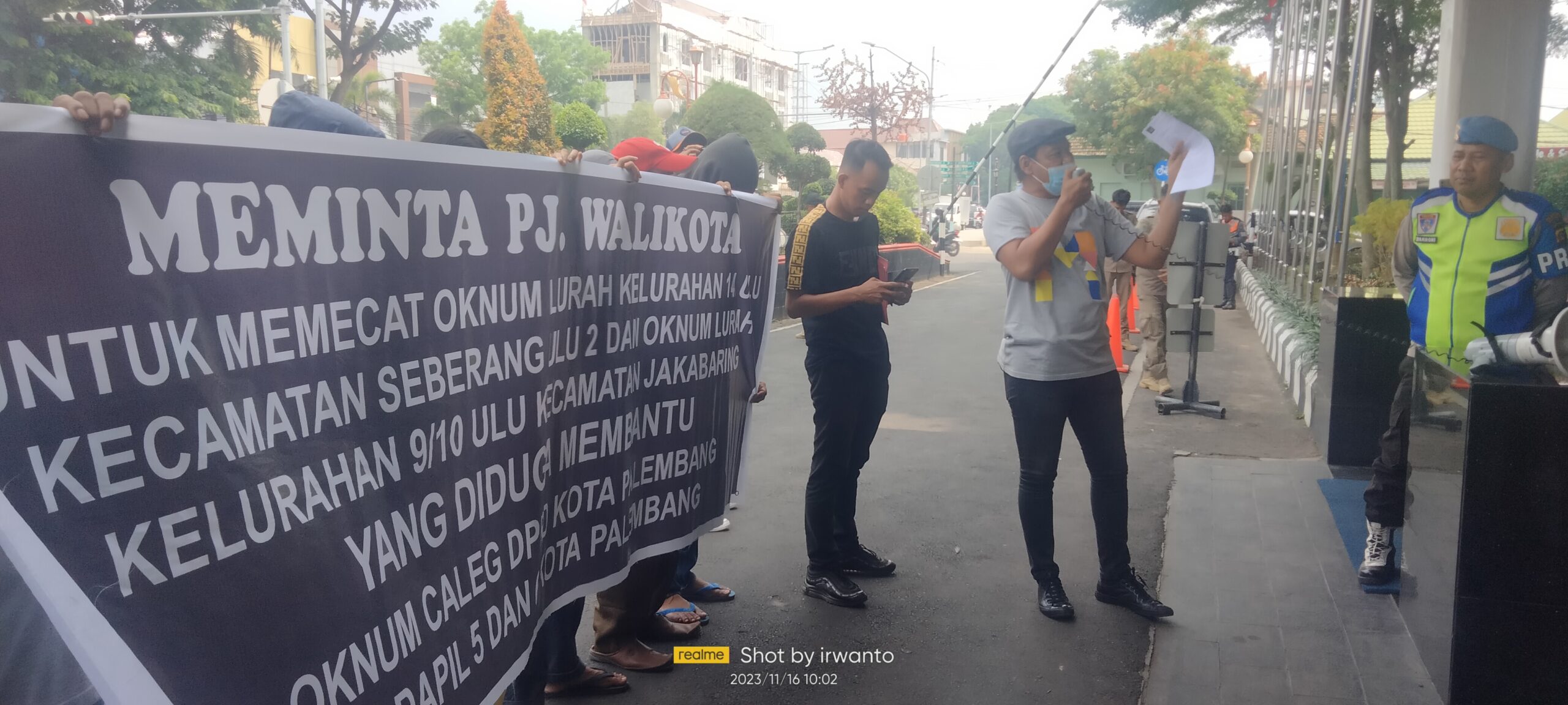 amkp-dan-ppd-aksi-di-pemkot-dan-bawaslu-kota-palembang-terkait-oknum-asn-yang-tidak-netral 