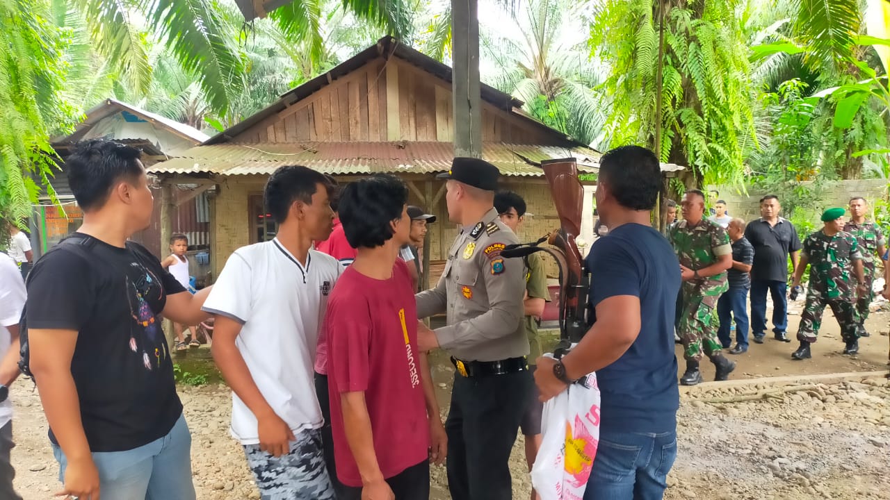 polres-langkat-bersama-kodim-0203-lkt-laksanakan-kegiatan-grebek-kampung-narkoba