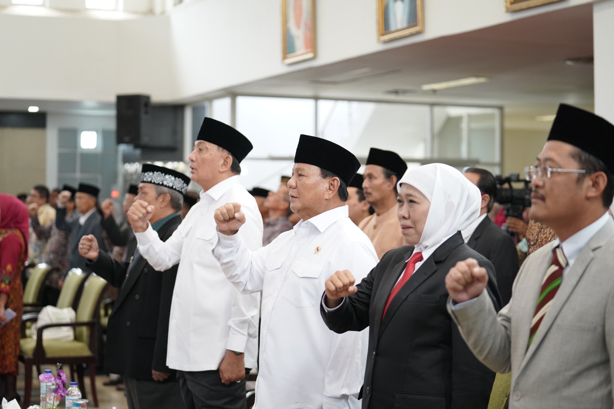 prabowo-dan-khofifah-hadiri-pengukuhan-guru-besar-kehormatan-universitas-islam-malang