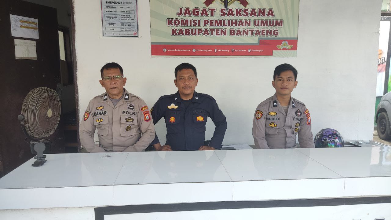 polres-bantaeng-pengamanan-di-kantor-kpu