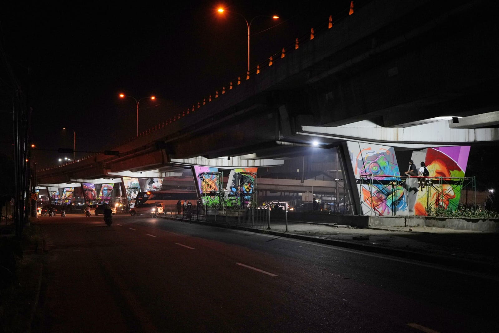 karya-seniman-mural-dari-manca-negara-hiasi-pilar-flyover-amplas