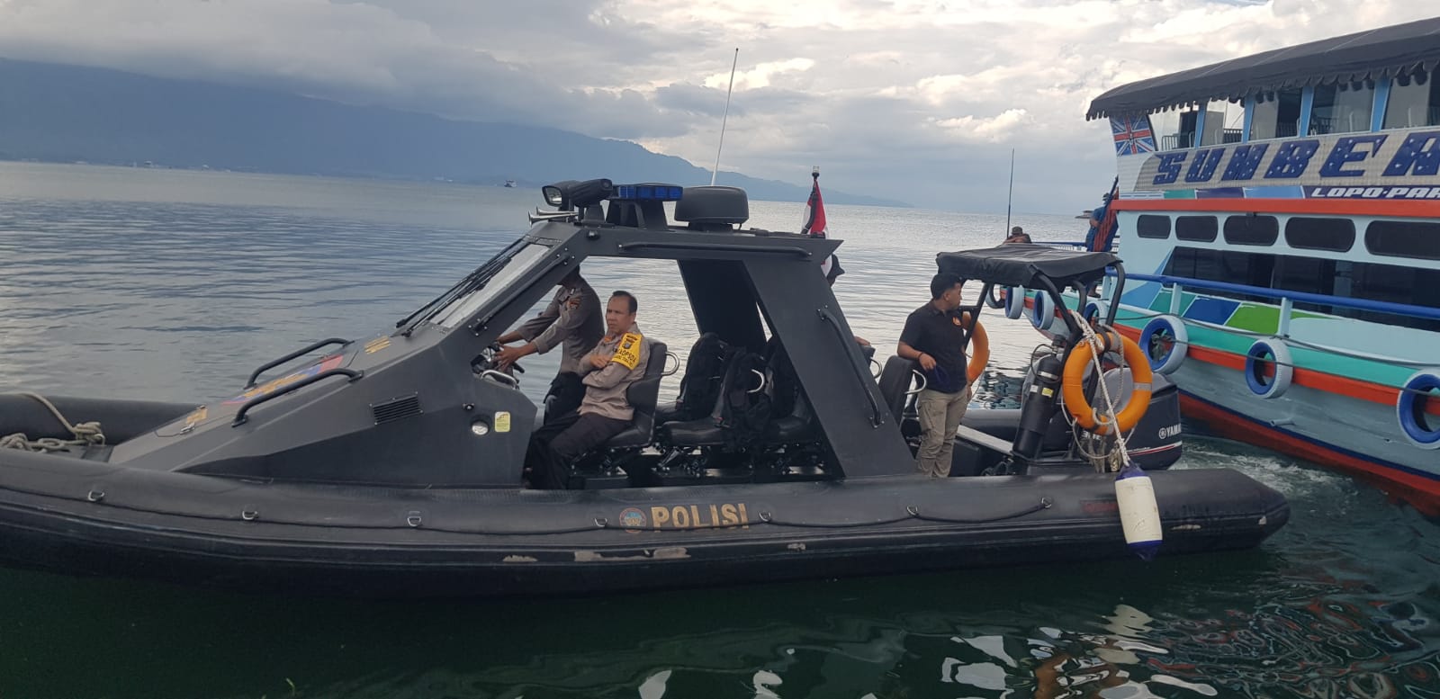 polairud-polda-sumut-turunkan-kapal-bermanuver-tinggi-amankan-aquabike-jetski-danau-toba