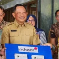 turunkan-angka-stunting,-indosat-business-fasilitasi-gelang-kesehatan-pintar-untuk-ibu-hamil