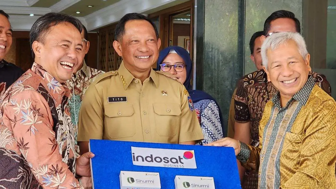 turunkan-angka-stunting,-indosat-business-fasilitasi-gelang-kesehatan-pintar-untuk-ibu-hamil