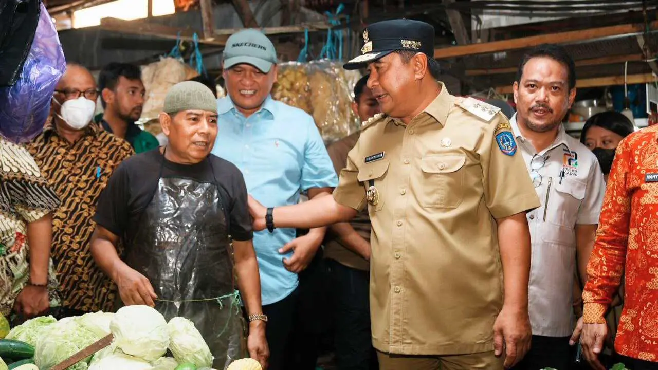 jelang-nataru,-pj-gubernur-sulsel-dan-karo-ekbang-pantau-operasi-pasar-di-toddopuli