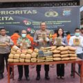 polres-madina-musnahkan-91-bal-barang-bukti-ganja