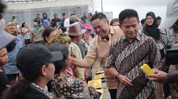 tinjau-kpt-parbuluan,petani-parbuluan-v-dapat-“hadiah”dari-pj.gubsu-hassanudin