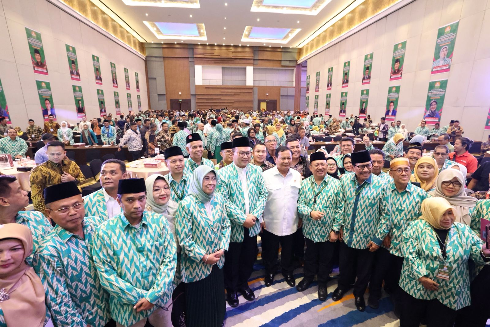 solusi-prabowo-soal-kemiskinan-di-kalangan-nelayan:-kita-bagi-kapal-dan-mesin