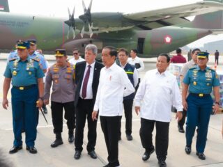 polri-kirim-bantuan-kemanusiaan-ke-warga-palestina-di-gaza