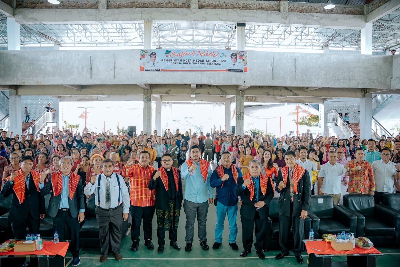 safari-natal-di-gbkp-simpang-selayang,-bobby-nasution:-rumah-ibadah-harus-ramah-anak-muda