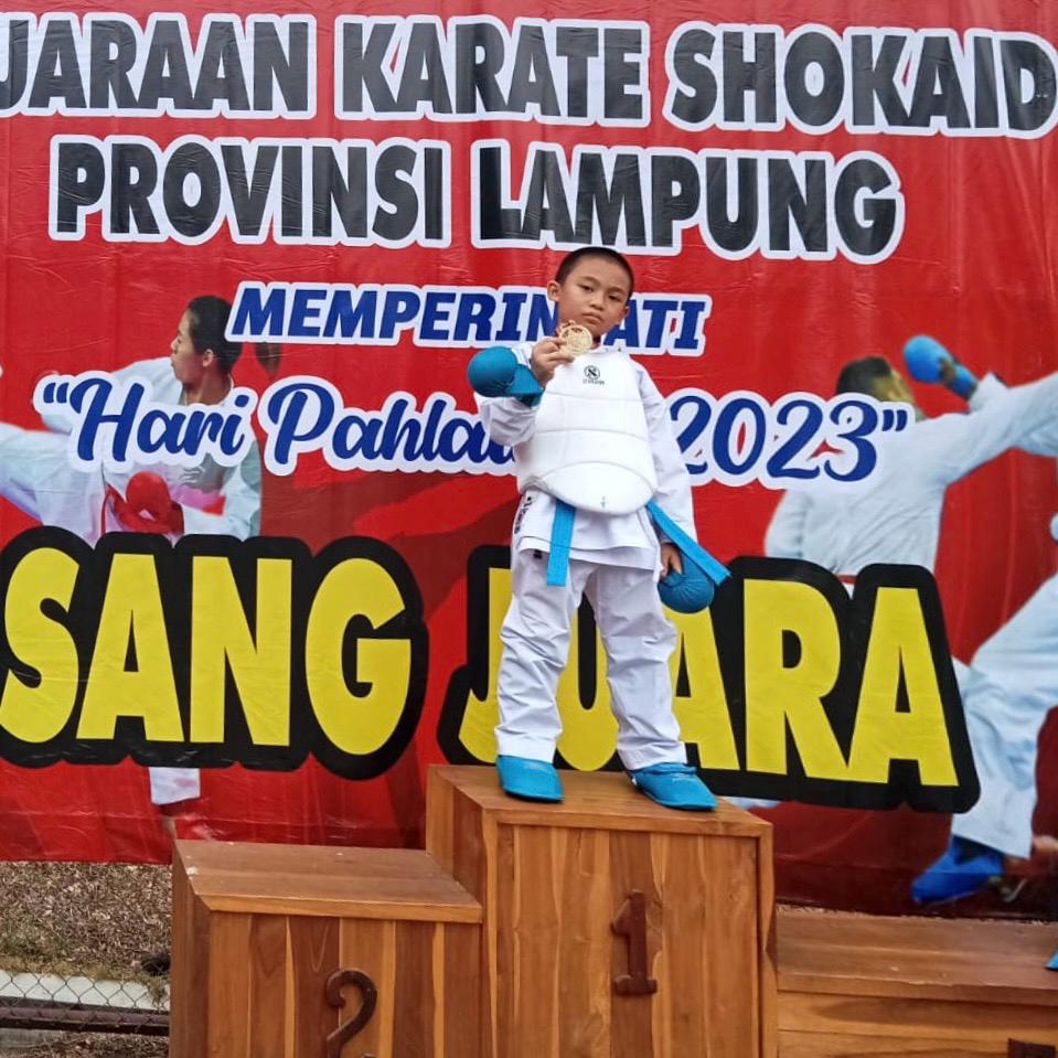 siswa-sd-al-kautsar-raih-medali-emas-kejuaraan-karate-shokaido