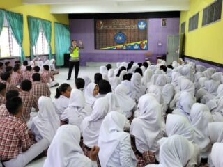 tekan-angka-bullying-sat-lantas-polres-langkat-laksanakan-goes-to-school