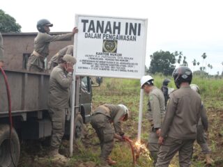 Tim Gabungan Tertibkan Lahan Aset Pemko Medan di Kelurahan Tanjung Selamat