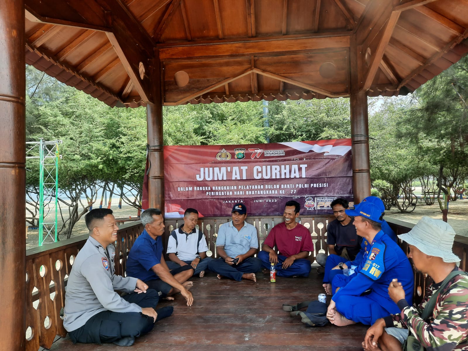 bhabinkamtibmas-pulau-lancang-gelar-jumat-curhat-untuk-dialog-dan-cari-solusi-bersama