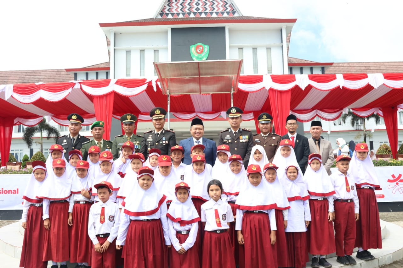 peringati-hari-pahlawan-ke-78,-bupati-tapsel-ajak-masyarakat-perangi-kemiskinan-dan-kebodohan