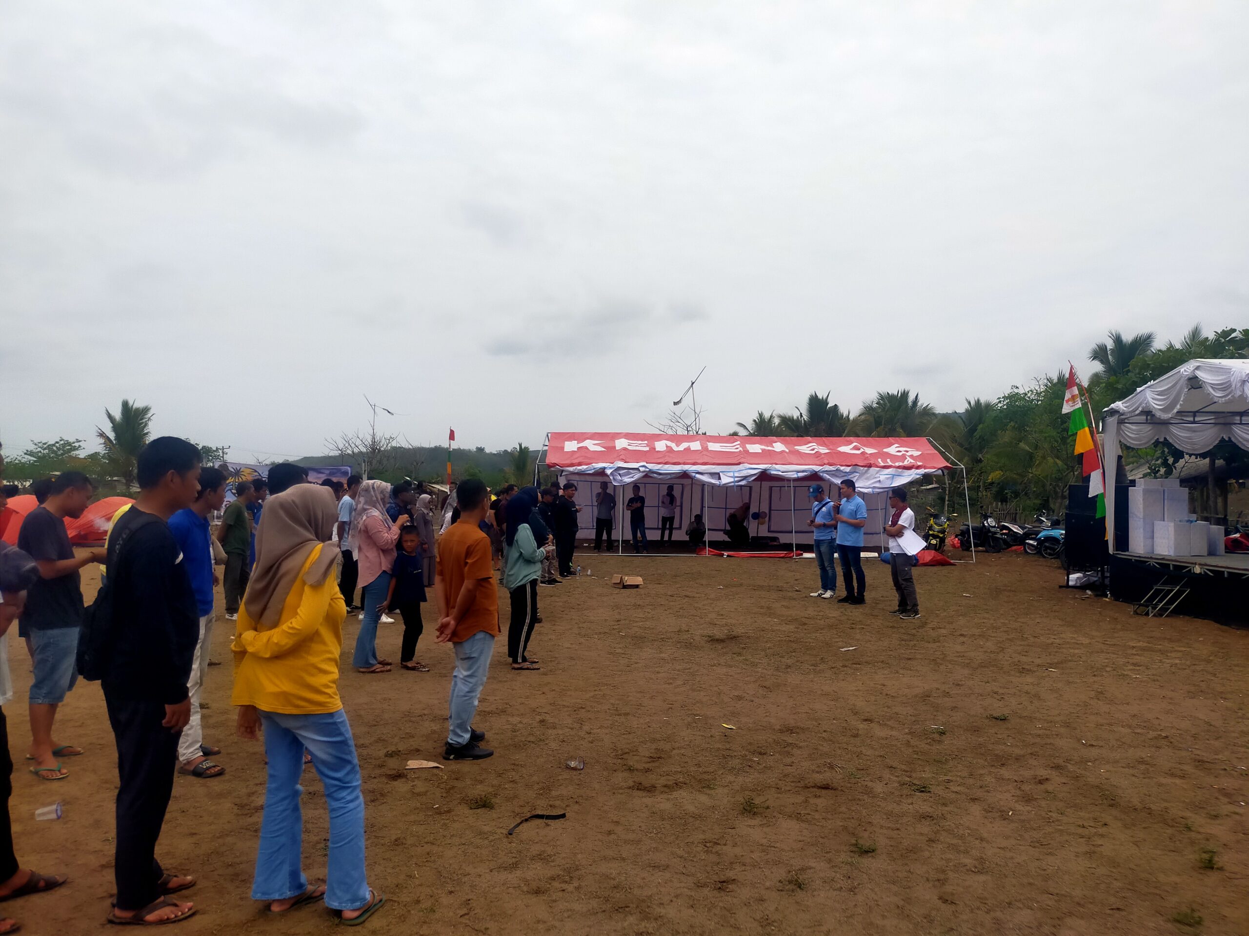 kaur-keuangan-se-kabupaten-lebak-lakukan-family-gathering-di-pantai-sawarna.