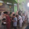 yang-ke-7-kalinya,-majelis-arba’in-berikan-santunan-kepada-73-anak-yatim-di-cicalengka-wetan