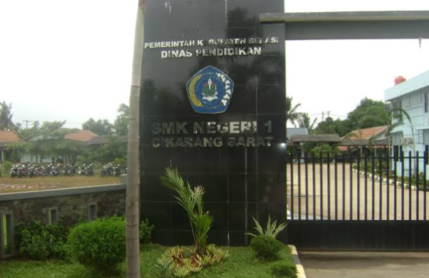 Wali Murid SMKN 1 Cikbar Keluhkan Biaya Harga Baju Seragam Sekolah dan Uang Pembangunan