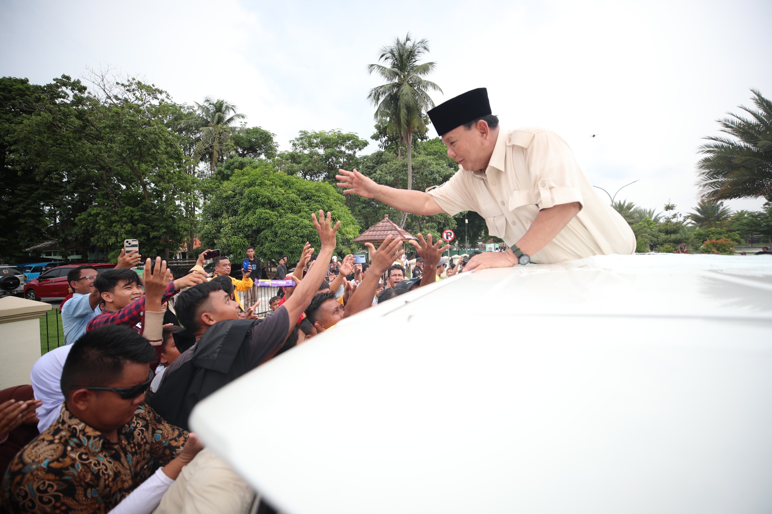 tiba-di-benteng-speelwijk,-prabowo-disambut-histeris-warga-banten-lama