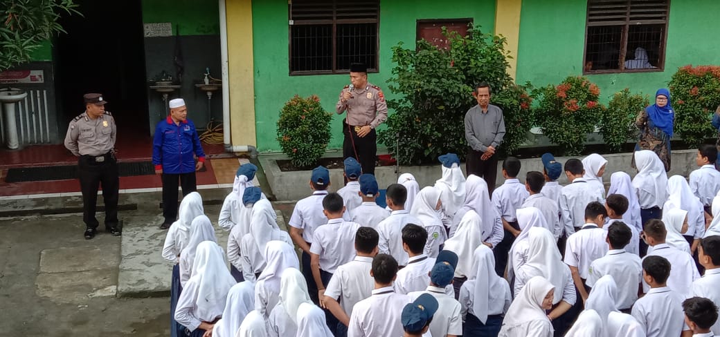 polrestabes-medan-goes-to-school,-kompol-kamdani-:-jauhi-narkoba-tawuran-dan-geng-motor