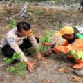 polsek-kepulauan-seribu-utara-dan-warga-bersatu-tanam-pohon-demi-menyelamatkan-kualitas-udara