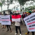 massa-geruduk-kantor-dprd-sumut,-desak-berantas-mafia-pencurian-arus-listrik